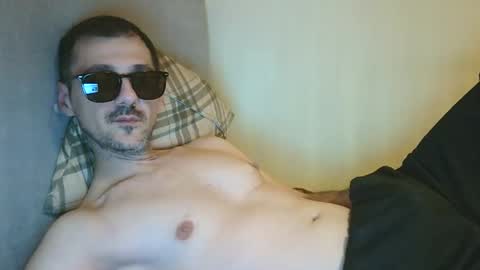 Snapshot of jimboyxxx00 chatting on November 28, 11:40 pm jimboyxxx00 online show from November 28, 11:40 pm