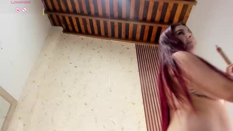 jimenawhite1 online show from March 21, 8:19 am