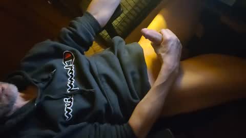 Snapshot of jimengolez chatting on January 8, 4:23 am jimengolez online show from January 8, 4:23 am