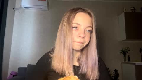 Snapshot of jimmiesobczynski chatting on October 30, 7:10 am Steff online show from October 30, 7:10 am