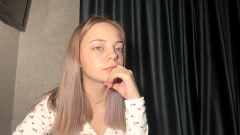 Snapshot of jimmiesobczynski chatting on December 4, 5:32 pm Steff online show from December 4, 5:32 pm