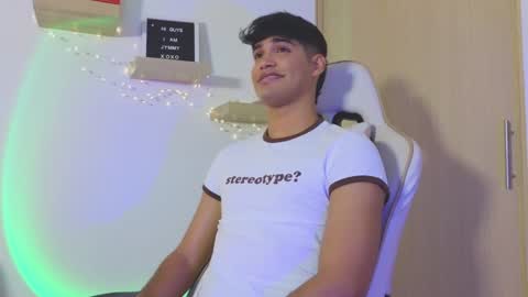 Snapshot of jimmy_leeh_ chatting on January 30, 11:24 pm Jimmy Leeh online show from January 30, 11:24 pm