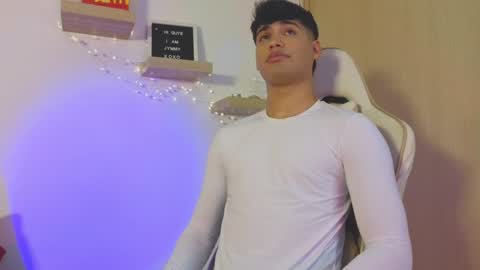 Snapshot of jimmy_leeh_ chatting on February 3, 11:26 pm Jimmy Leeh online show from February 3, 11:26 pm