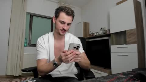 Snapshot of jimmys_style chatting on November 15, 3:19 pm AlphaJimmy online show from November 15, 3:19 pm