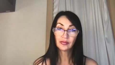 Snapshot of jinaluv chatting on June 11, 10:08 pm jinaluv online show from June 11, 10:08 pm