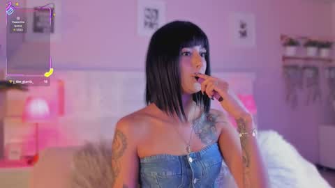 Snapshot of jinx_dh chatting on February 12, 3:29 pm Jinx online show from February 12, 3:29 pm