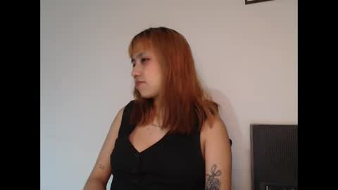 Snapshot of jinxxx_08 chatting on December 2, 1:44 am Minaa online show from December 2, 1:44 am