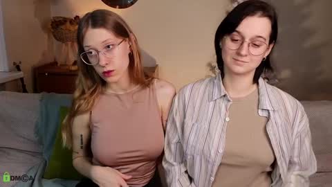 Snapshot of jitoon_exe chatting on December 2, 3:37 am Hey Guys We are Julia ginger Tina brunette online show from December 2, 3:37 am