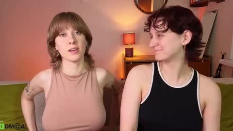 Snapshot of jitoon_exe chatting on October 24, 11:45 pm Hey Guys We are Julia ginger Tina brunette online show from October 24, 11:45 pm