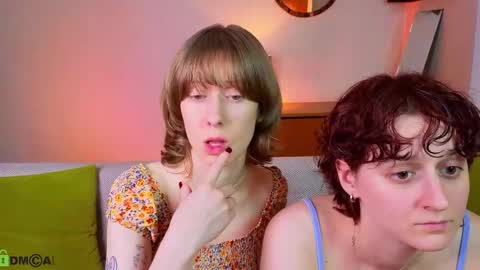 Snapshot of jitoon_exe chatting on November 2, 2:30 pm Hey Guys We are Julia ginger Tina brunette online show from November 2, 2:30 pm