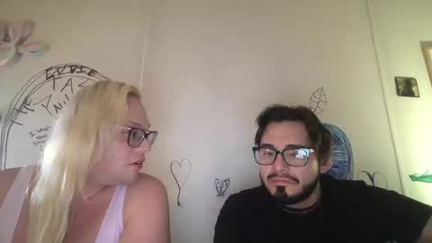 jizzinmypantz8194 online show from April 20, 10:29 am