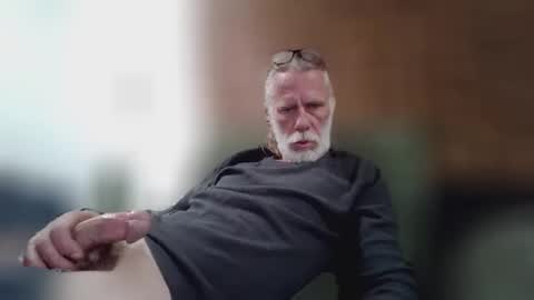 jizzmitten5 online show from January 8, 6:16 am