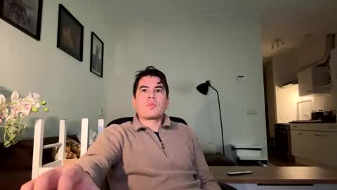 jjd8 online show from December 1, 10:15 pm