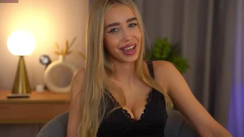 Jenny online show from March 25, 8:09 am