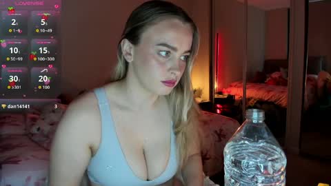 Juliette Rose online show from April 11, 6:07 am