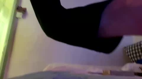 Snapshot of jlarks1 chatting on April 12, 10:48 pm jlarks1 online show from April 12, 10:48 pm