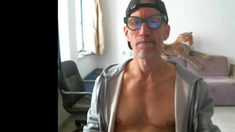 jlmbud online show from February 24, 10:57 am