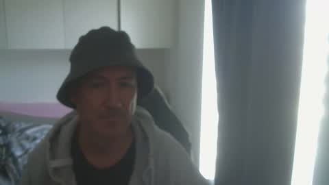 Snapshot of jman2025839798 chatting on March 5, 10:44 am jman2025839798 online show from March 5, 10:44 am