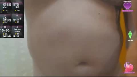 jmizzle974 online show from April 24, 8:17 am