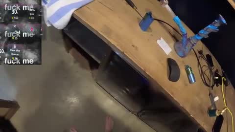 jmizzle974 online show from April 27, 5:27 am