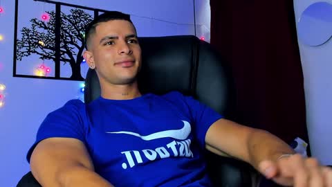 Snapshot of jmortton chatting on December 24, 12:44 pm IGJmortton online show from December 24, 12:44 pm