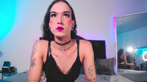 Joa Isaza     online show from March 30, 3:07 am