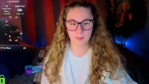 Snapshot of joan_green chatting on June 19, 1:43 am GMT2 Tue-Wed Fri-Sun 3-9AM Joan green online show from June 19, 1:43 am