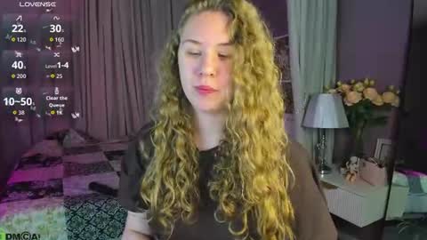 Snapshot of joan_green chatting on June 22, 1:07 am GMT2 Tue-Wed Fri-Sun 3-9AM Joan green online show from June 22, 1:07 am