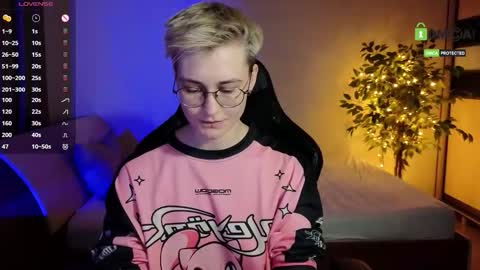 J online show from February 5, 8:02 pm