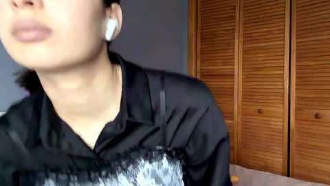 joanaphippin online show from May 16, 7:38 am