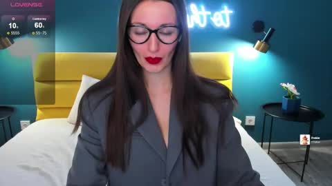 Joan online show from February 3, 1:26 am