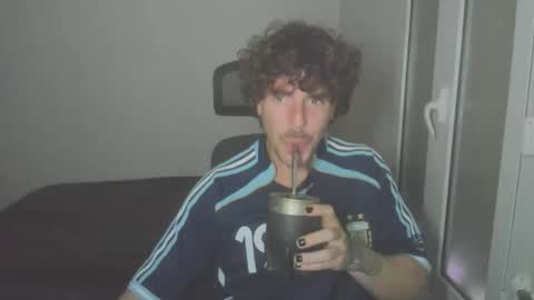 Snapshot of joaquin420_hot chatting on February 10, 5:17 pm joaquin420_hot online show from February 10, 5:17 pm