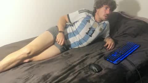 Snapshot of joaquin420_hot chatting on February 20, 6:59 am joaquin420_hot online show from February 20, 6:59 am