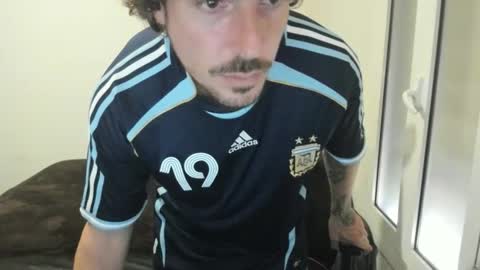 Snapshot of joaquin420_hot chatting on February 21, 10:27 am joaquin420_hot online show from February 21, 10:27 am