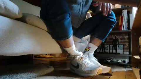 Snapshot of jobbeduval chatting on February 5, 9:57 am GUILLAUME feet and socks online show from February 5, 9:57 am