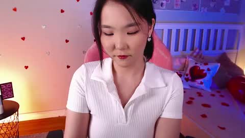 Amina online show from February 12, 3:27 pm