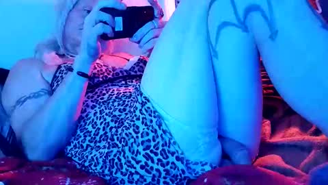 jocelynnuttz online show from October 27, 5:55 am