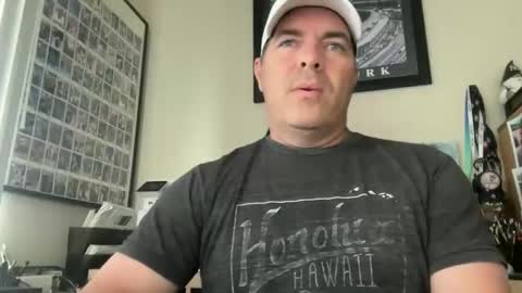 Snapshot of joe2cum4u chatting on April 27, 4:16 pm joe2cum4u online show from April 27, 4:16 pm