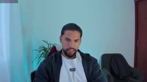 joe_esthetic online show from January 7, 11:23 am