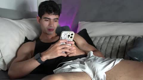 joe_steel1 online show from May 5, 9:45 pm