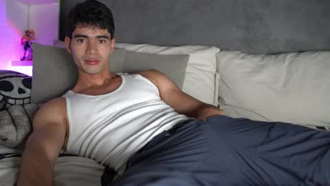 joe_steel1 online show from July 2, 10:38 pm
