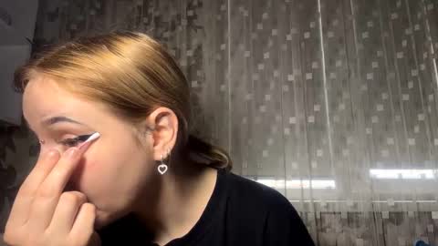 Snapshot of joeannfurgison chatting on February 17, 8:55 am Aurora online show from February 17, 8:55 am