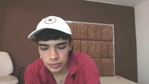 Snapshot of joecollins_ chatting on October 22, 9:25 pm joecollins_ online show from October 22, 9:25 pm