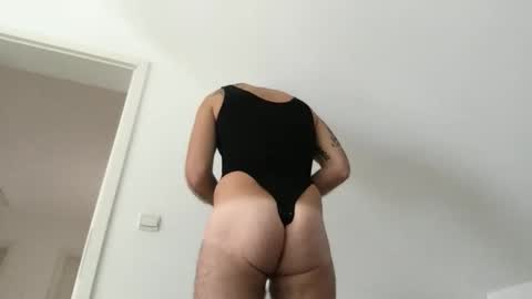 joejose03 online show from October 19, 9:54 am