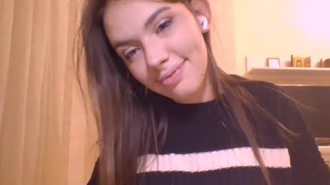 Jennifer online show from December 4, 9:01 pm