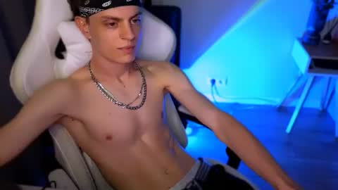 Snapshot of joelxlane chatting on July 13, 6:44 pm JOELXLANE online show from July 13, 6:44 pm