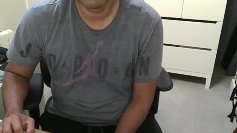 Snapshot of joeshades21 chatting on January 25, 9:15 am joeshades21 online show from January 25, 9:15 am