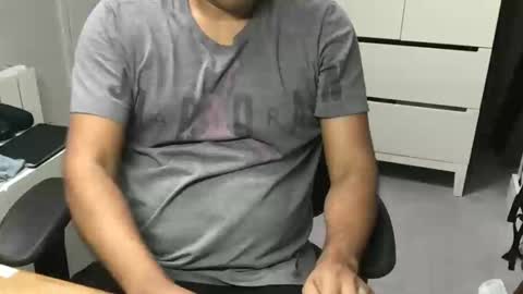 Snapshot of joeshades21 chatting on January 26, 1:58 pm joeshades21 online show from January 26, 1:58 pm