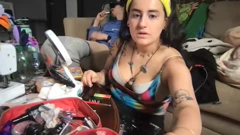 Snapshot of joey_binaa chatting on April 25, 5:10 pm joey_binaa online show from April 25, 5:10 pm