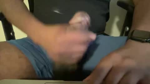 Snapshot of joeylyons chatting on December 19, 12:50 am joeylyons online show from December 19, 12:50 am